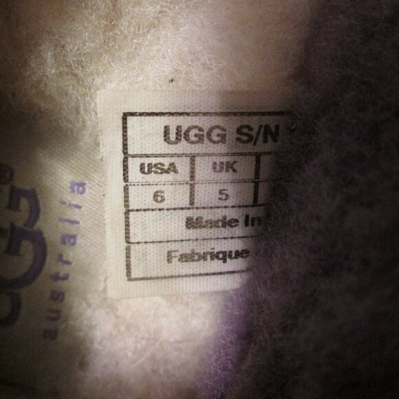 UGG Women's Purple Suede Slippper Size 6 - Picture 5 of 6